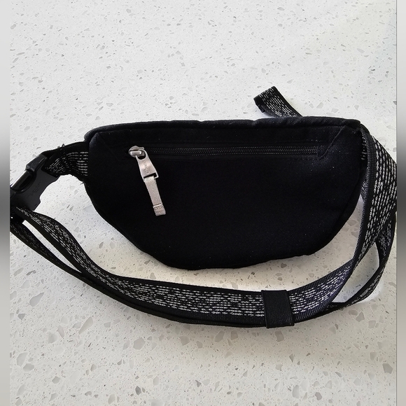 Chaco Unisex Fanny Pack Bag - Picture 5 of 5
